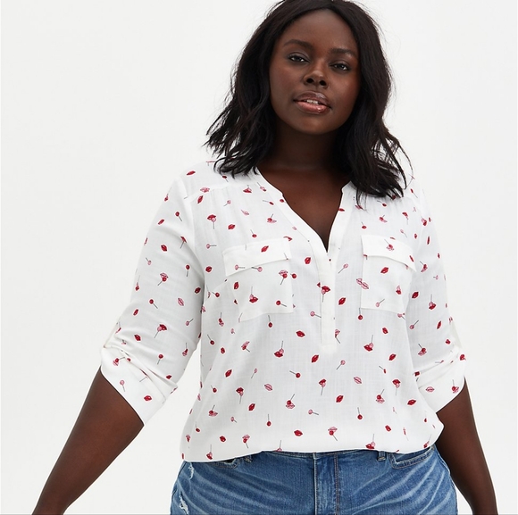 torrid Tops - EUC.  Torrid Harper lips 🍭 Size 3